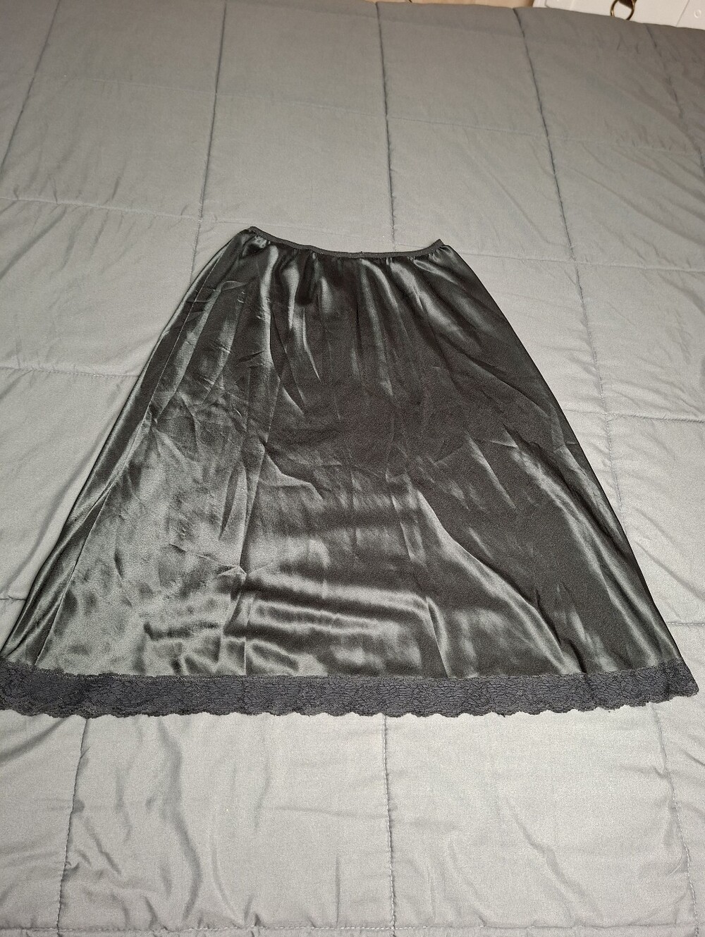 Vintage Slip Skirt Warner's Size Medium Made In Canada Lace Trim